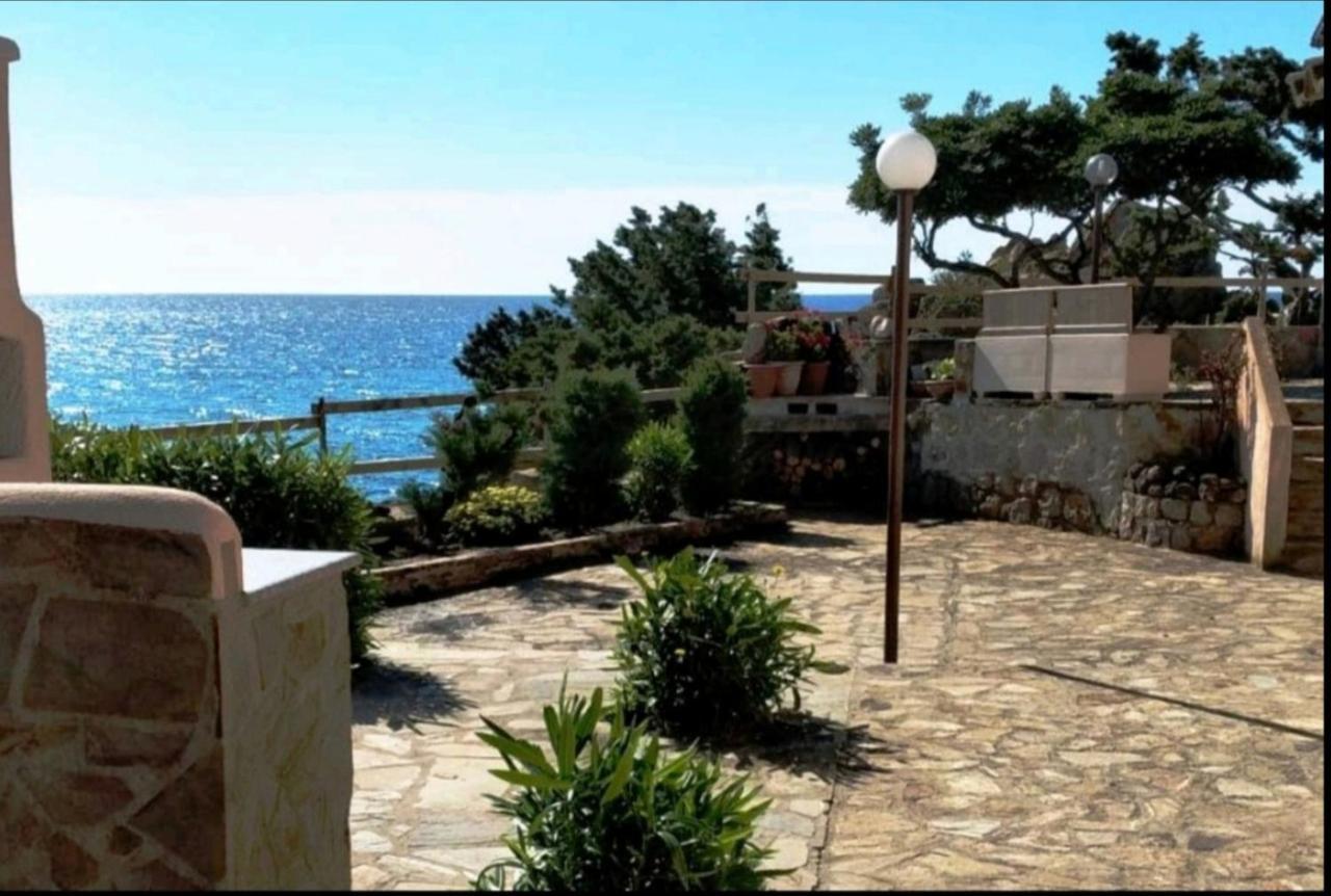 Villa Vera Trifamigliare Con Ingresso Diretto 20 Mt Al Mare Clima Wi-Fi Bbq Cala Liberotto Exterior photo